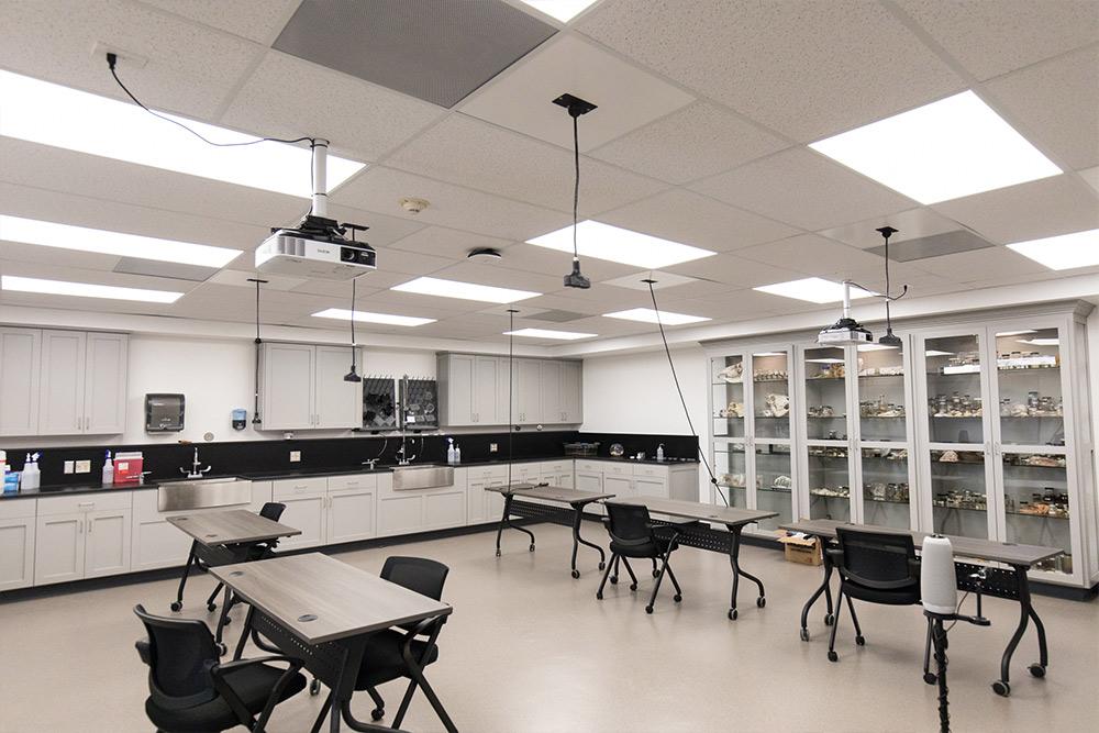 A science classroom in Founders Hall
